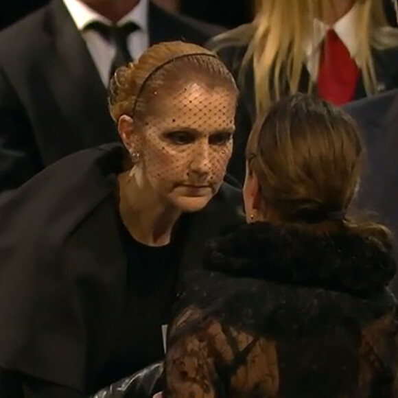 Céline Dion lors de la chapelle ardente qui se tenait à la basilique Notre-Dame de Montréal, le 21 janvier 2016