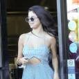 Exclusif - Selena Gomez sort d'un restaurant avec une amie à Studio City, le 12 janvier 2016.