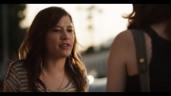 Lalaine Vergara donne la réplique à Emma Roberts dans une scène du film Easy Girl. Vidéo publiée sur Youtube, le 1er décembre 2010.