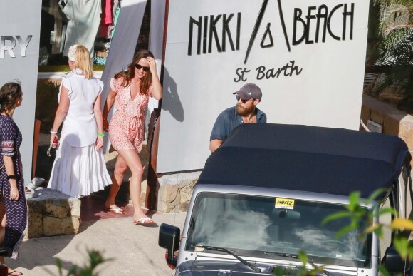 Pippa Middleton sort du Nikki Beach avec son frère James Middleton à Saint-Barthélemy, le 3 janvier 2016.