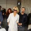 Pamela Anderson arrive à l'aéroport de Roissy CDG à Paris, le 19 janvier 2016.