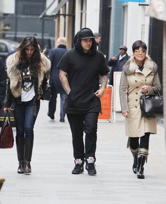 Exclusif - Rob Kardashian, son ex Naza Jafarian et sa mere Kris Jenner a Londres, le 4 avril 2013.