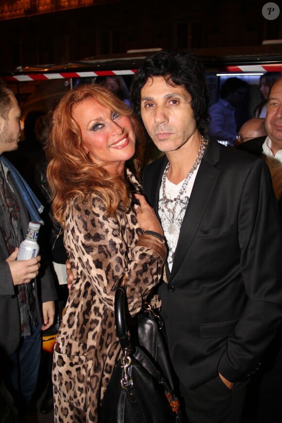 Julie Piétri et Jean-Luc Lahaye à la soirée des 50 ans de la boutique parisienne de Maurice Renoma, le 22 octobre 2013.