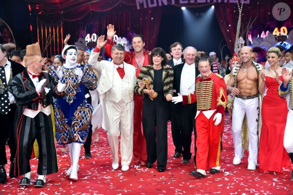 Exclusif - La princesse Stéphanie de Monaco a reçu le 19 janvier 2016 un Clown d'or des mains de son frère le prince Albert II lors du 40e Festival international du cirque de Monte-Carlo, en reconnaissance de son engagement dans la perpétuation du rendez-vous créé par leur père le prince Rainier III, qu'elle préside depuis 2005, et en présence notamment de ses enfants Louis et Pauline Ducruet. © Bruno Bebert/Bestimage