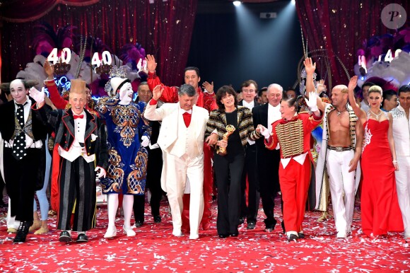 Exclusif - La princesse Stéphanie de Monaco a reçu le 19 janvier 2016 un Clown d'or des mains de son frère le prince Albert II lors du 40e Festival international du cirque de Monte-Carlo, en reconnaissance de son engagement dans la perpétuation du rendez-vous créé par leur père le prince Rainier III, qu'elle préside depuis 2005, et en présence notamment de ses enfants Louis et Pauline Ducruet. © Bruno Bebert/Bestimage