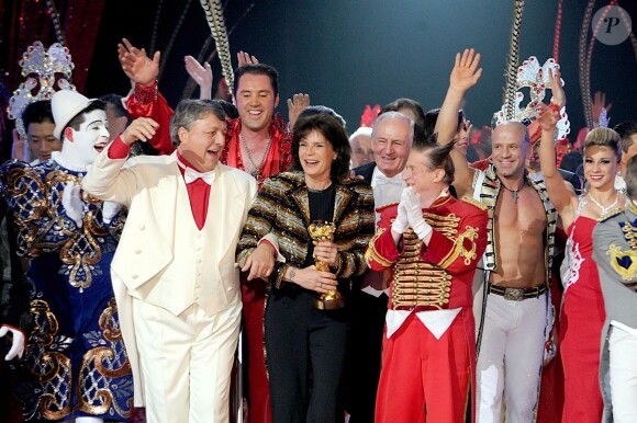 Exclusif - La princesse Stéphanie de Monaco a reçu le 19 janvier 2016 un Clown d'or des mains de son frère le prince Albert II lors du 40e Festival international du cirque de Monte-Carlo, en reconnaissance de son engagement dans la perpétuation du rendez-vous créé par leur père le prince Rainier III, qu'elle préside depuis 2005, et en présence notamment de ses enfants Louis et Pauline Ducruet. © Bruno Bebert/Bestimage