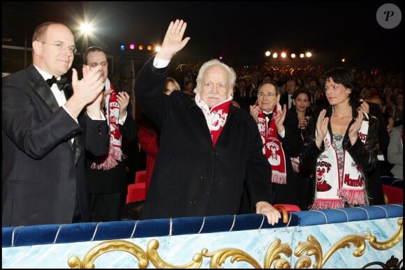Le prince Rainier III avec la princesse Stéphanie de Monaco lors de la clôture du Festival international du cirque de Monte-Carlo le 21 janvier 2005