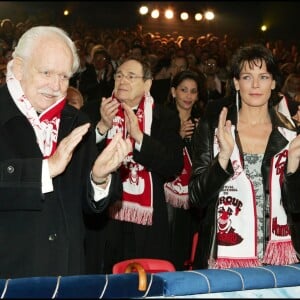 Le prince Rainier III avec la princesse Stéphanie de Monaco lors de la clôture du Festival international du cirque de Monte-Carlo le 21 janvier 2005