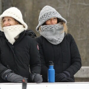 Exclusif -  Gisele Bündchen va applaudir son fils Benjamin à son match de Hockey le 23 janvier 2016 à Boston