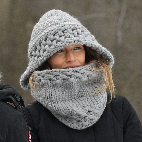 Exclusif -  Gisele Bündchen va applaudir son fils Benjamin à son match de Hockey le 23 janvier 2016 à Boston
