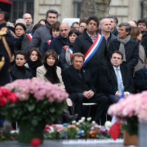 Najat Vallaud-Belkacem, Marisol Touraine, Johnny Hallyday, Joël Mergui, Dalil Boubakeur, Meyer Habib, David Assouline, Jean-Christophe Cambadélis - Hommage rendu aux victimes des attentats de janvier et de novembre 2015, place de la République à Paris, le 10 janvier 2016. ©Dominique Jacovides/Bestimage.