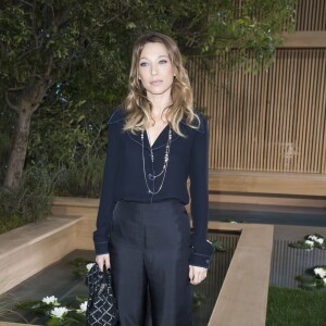 Laura Smet au défilé de mode Haute Couture Chanel, collection printemps-été 2016, à Paris. Le 26 janvier 2016