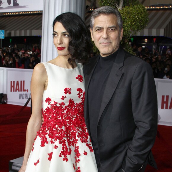 George Clooney et sa femme Amal - Première du film "Hail, Caesar!" au Regency Village Theatre à Westwood le 1er février 2016.