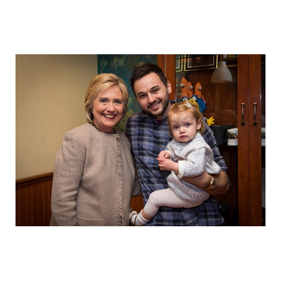 Summer Rain, la fille de Christina Aguilera, a rencontré Hilary Clinton avec son papa Matt Rutler. Photo publiée sur Instagram, au mois de janvier 2016.