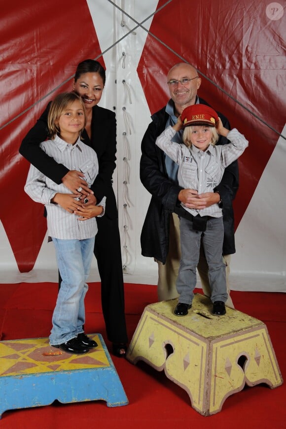 Singer Phil Collins et sa femme Orianne Cevey ainsi que leurs fils Nicholas et Mathieu à Geneve en Suisse, le 28 août 2009