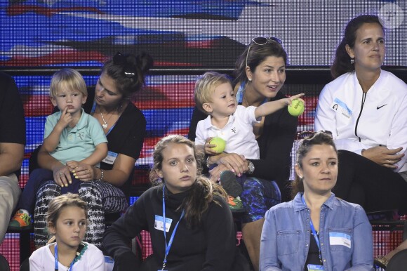 Mirka Federer assiste avec ses enfants Charlene Riva et Myla Rose au Kd's Day, à l'Open d'Australie, le 26 janvier 2016 au Melbourne Park de Melbourne