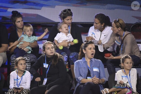 Mirka Federer assiste avec ses enfants Charlene Riva et Myla Rose au Kd's Day, à l'Open d'Australie, le 26 janvier 2016 au Melbourne Park de Melbourne