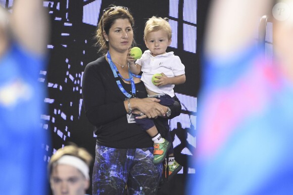 Mirka Federer assiste avec ses enfants Charlene Riva et Myla Rose au Kd's Day, à l'Open d'Australie, le 26 janvier 2016 au Melbourne Park de Melbourne