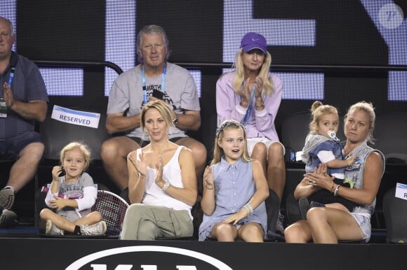 Mirka Federer assiste avec ses enfants Charlene Riva et Myla Rose au Kd's Day, à l'Open d'Australie, le 26 janvier 2016 au Melbourne Park de Melbourne
