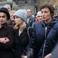 Sandrine Bonnaire, Emmanuelle Béart et Jeanne Balibar - Obsèques de Jacques Rivette au cimetière de Montmartre à Paris, le 5 février 2016.05/02/2016 - Paris