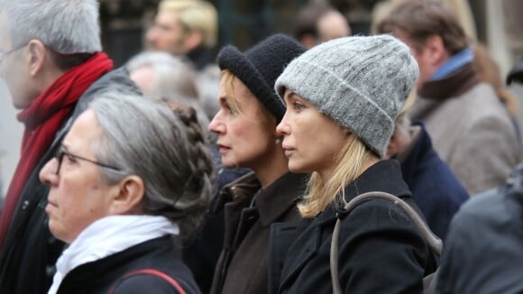 Sandrine Bonnaire et Emmanuelle Béart unies aux obsèques de Jacques Rivette