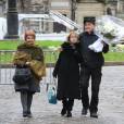 Guest, Bulle Ogier (Marie-France Thielland) et son compagnon Barbet Schroeder - Obsèques de Jacques Rivette au cimetière de Montmartre à Paris, le 5 février 2016.05/02/2016 - Paris