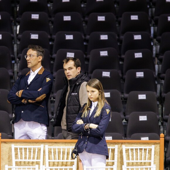 Exclusif - Julien Courbet et sa fille Lola Courbet, au Jumping International de Bordeaux, le 5 février 2016. Julien et Lola Courbet montent pour leur partenaire Victory Horse. © Thibaud Moritz/Quentin Salinier