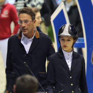 Exclusif - Prix Spécial - Lola Courbet, la fille de l'animateur Julien Courbet, en reconnaissance avec son père au jumping international de Bordeaux le 7 février 2016. Lola Courbet monte pour son partenaire Victory Horse. © Thibaud Moritz/Quentin Salinier/Bestimage