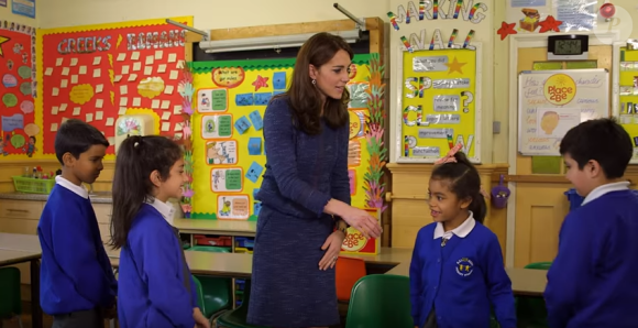 Kate Middleton, duchesse de Cambridge, a discuté avec quatre enfants auxquels Place2Be, dont elle est la marraine, est venue en aide dans le cadre d'une vidéo promouvant la Semaine de la santé mentale des enfants (8-14 février 2016).