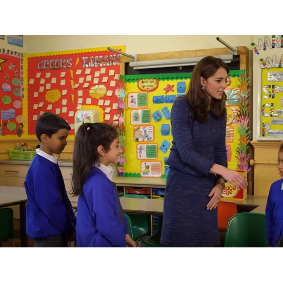 Kate Middleton, duchesse de Cambridge, a discuté avec quatre enfants auxquels Place2Be, dont elle est la marraine, est venue en aide dans le cadre d'une vidéo promouvant la Semaine de la santé mentale des enfants (8-14 février 2016).