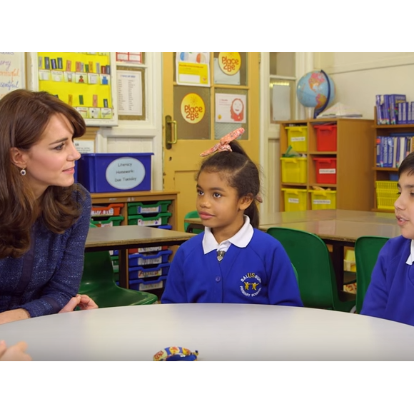 Kate Middleton, duchesse de Cambridge, a discuté avec quatre enfants auxquels Place2Be, dont elle est la marraine, est venue en aide dans le cadre d'une vidéo promouvant la Semaine de la santé mentale des enfants (8-14 février 2016).