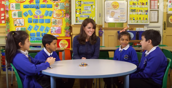 Kate Middleton, duchesse de Cambridge, a discuté avec quatre enfants auxquels Place2Be, dont elle est la marraine, est venue en aide dans le cadre d'une vidéo promouvant la Semaine de la santé mentale des enfants (8-14 février 2016).