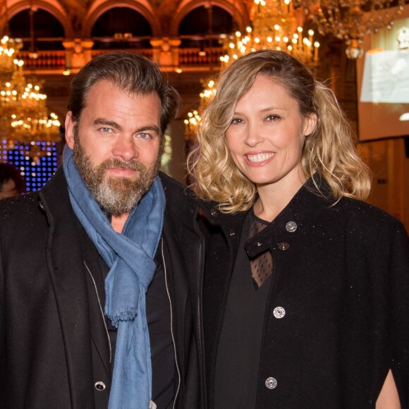 Clovis Cornillac et sa femme Lilou Fogli lors de la 21e cérémonie des Lauriers de la radio et de la télévision à l'Hôtel de Ville de Paris le 8 février 2016