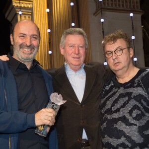 Cedric Klapisch, Régis Wargnier et Dominique Besnehard lors de la 21e cérémonie des Lauriers de la radio et de la télévision à l'Hôtel de Ville de Paris le 8 février 2016