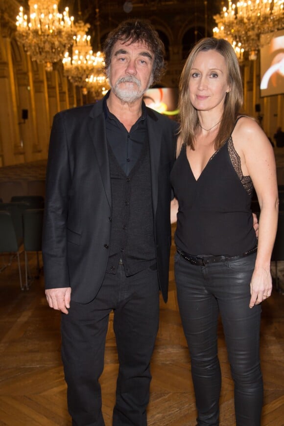 Olivier Marchal et sa femme Catherine lors de la 21e cérémonie des Lauriers de la radio et de la télévision à l'Hôtel de Ville de Paris le 8 février 2016