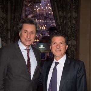 Patrick de Carolis et Patrick Bézier (Directeur Général du groupe Audiens) lors de la 21e cérémonie des Lauriers de la radio et de la télévision à l'Hôtel de Ville de Paris le 8 février 2016