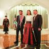 Le prince héritier Hussein, la reine Rania et le roi Abdullah II de Jordanie le 25 mai 2015 à Amman lors des célébrations de l'indépendance.