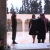 La reine Rania et le roi Abdullah II de Jordanie se sont recueillis le 7 février 2016 à la mémoire du roi Hussein, disparu dix-sept ans plus tôt. Image extraite d'une vidéo de la cour royale hachémite.