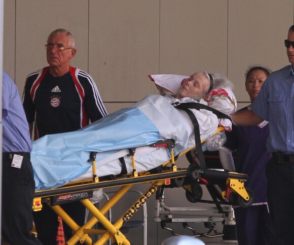 Zsa Zsa Gabor transportée à l'hôpital, à Los Angeles, le 31 août 2010
