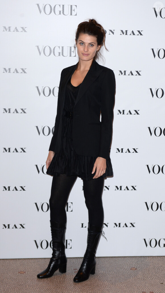 Isabeli Fontana lors du vernissage de l'exposition "Vogue 100: A Century of Style" à la National Portrait Gallery. Londres, le 9 février 2016.
