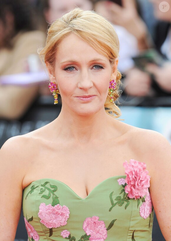 PREMIERE MONDIALE DU FILM "HARRY POTTER AND THE DEATHLY HALLOWS PART II" A LONDRES - 07.JULY.2011. LONDON WRITER JK ROWLING AT PREMIERE OF HARRY POTTER AND THE DEATHLY HALLOWS PART 2 IN TRAFALGAR SQUARE07/07/2011 - LONDRES