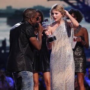 Kanye West et Taylor Swift sur la scène des MTV Video Music Awards, le 13 septembre 2009 à New York