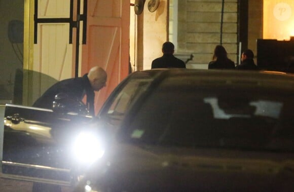Exclusif - Nicolas Sarkozy et sa femme Carla Bruni - L'ancien président de la république, Nicolas Sarkozy, a fêté son 61e anniversaire au restaurant Guy Savoy, dans lequel travaille Léonard Trierweiler, en compagnie de sa femme, ses enfants et leurs amis. Paris, le 28 janvier 2016