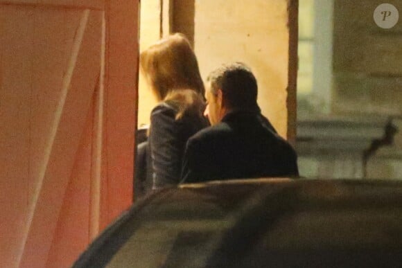 Exclusif - Nicolas Sarkozy et sa femme Carla Bruni - L'ancien président de la république, Nicolas Sarkozy, a fêté son 61e anniversaire au restaurant Guy Savoy, dans lequel travaille Léonard Trierweiler, en compagnie de sa femme, ses enfants et leurs amis. Paris, le 28 janvier 2016