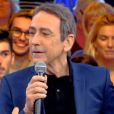 Alain Chamfort, invité surprise du 2000e numéro du jeu "N'oubliez pas les paroles" sur France 2. Le 15 février 2016.