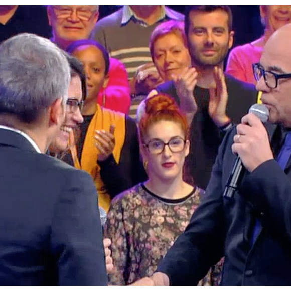 Pascal Obispo, invité surprise du 2000e numéro du jeu "N'oubliez pas les paroles" sur France 2. Le 15 février 2016.