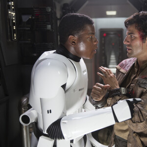 John Boyega et Oscar Isaac dans Le Réveil de la Force