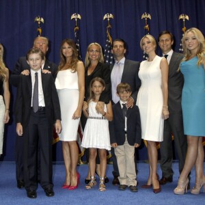 Donald Trump, Donald Trump Jr., Barron Trump, Melania Trump, Ivanka Trump, Tiffany Trump - Donald Trump se déclare candidat à l'investiture républicaine pour la présidentielle de 2016 lors d'une conférence à New York, le 16 juin 2015.  Billionaire television personality and business executive Donald Trump announces he will seek the 2016 Republican presidential nomination at Trump Tower in New York City, New York on June 16, 2015. Trump formally began his Republican presidential campaign today, saying that the United States has become "a dumping ground for other people's problems."16/06/2015 - New York