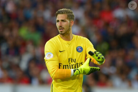 PSG's Kevin Trapp during the French First League soccer match, Lille OSC Vs Paris Saintt-Germain at Stade Pierre Mauroy in Villeneuve d'Ascq near Lille, France on August 7th, 2015. PSG won 1-0. Photo by Henri Szwarc/ABACAPRESS.COM08/08/2015 - Lille