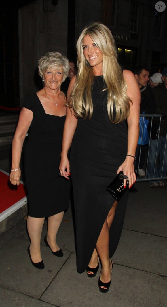 Sandra et Joanne Beckham au dîner de gala de la fondation Jermaine Defoe à Londres le 16 septembre 2013